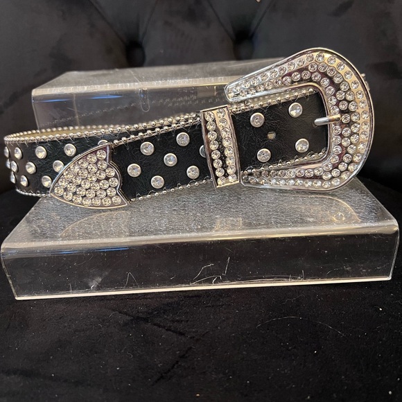 Black and Silver Rhinestone Studded Ladies Belt - Picture 4 of 4
